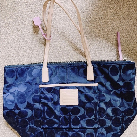 coach navy tote